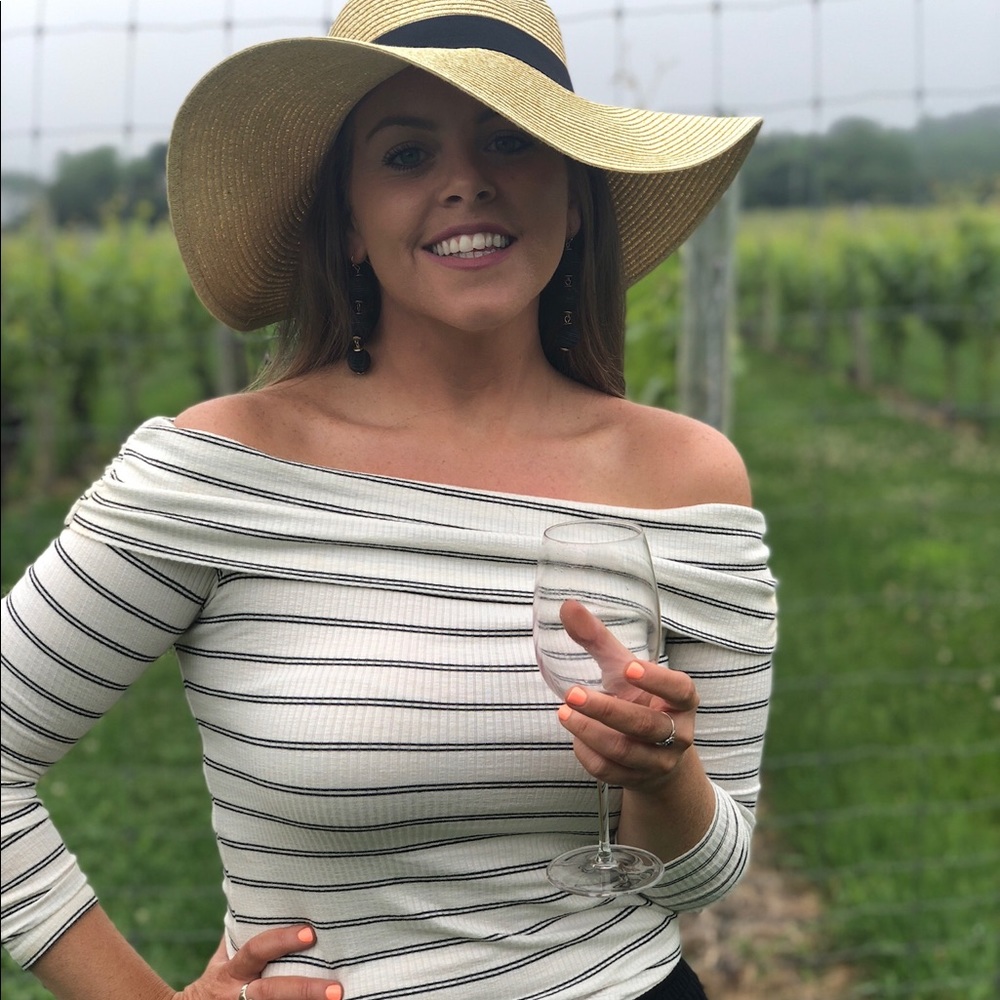 Meet your Posher, Nora